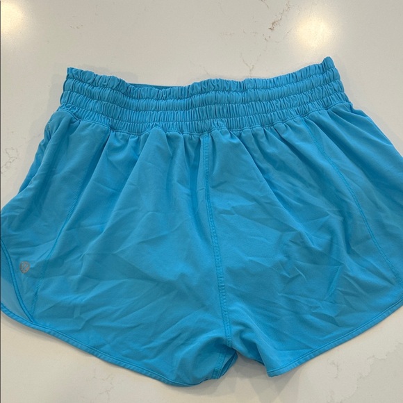 lululemon athletica Hotty Hot Blue  Shorts 2.5” - Picture 3 of 4
